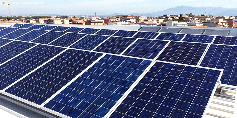 Impianto fotovoltaico su edificio a Roma